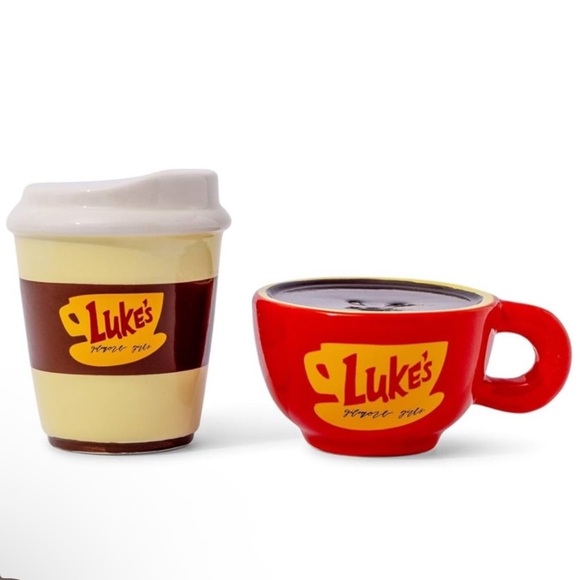 GILMORE GIRLS LUKES DINER COFFEE SALT AND PEPPER SHAKER SET! NWT - Picture 1 of 7